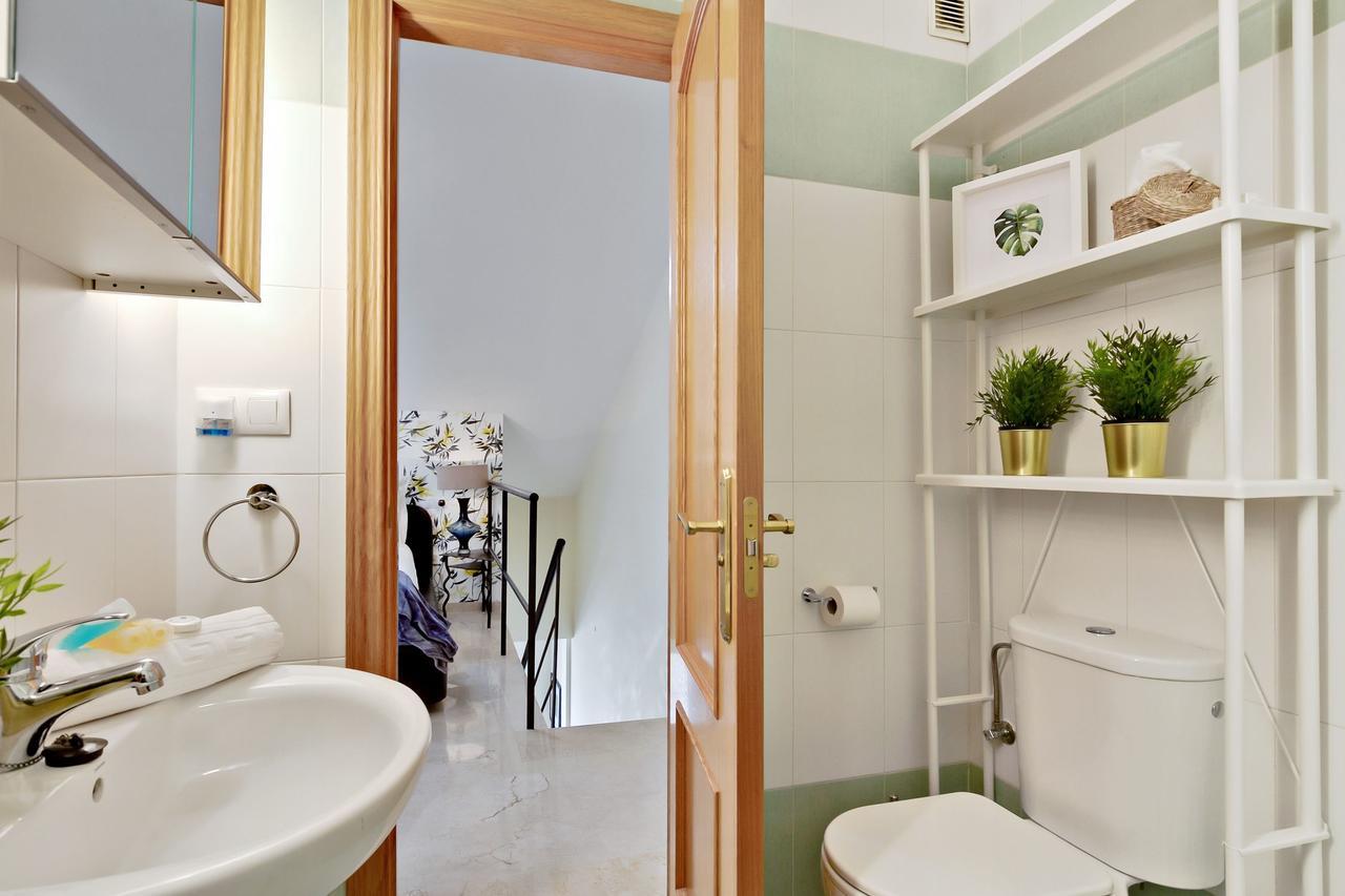 Апартаменты Del Parque Flats - Ollerias Duplex Малага Экстерьер фото